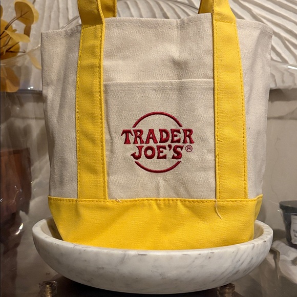 🎄: Yellow Trader Joe’s Mini Tote Bag - Picture 3 of 5